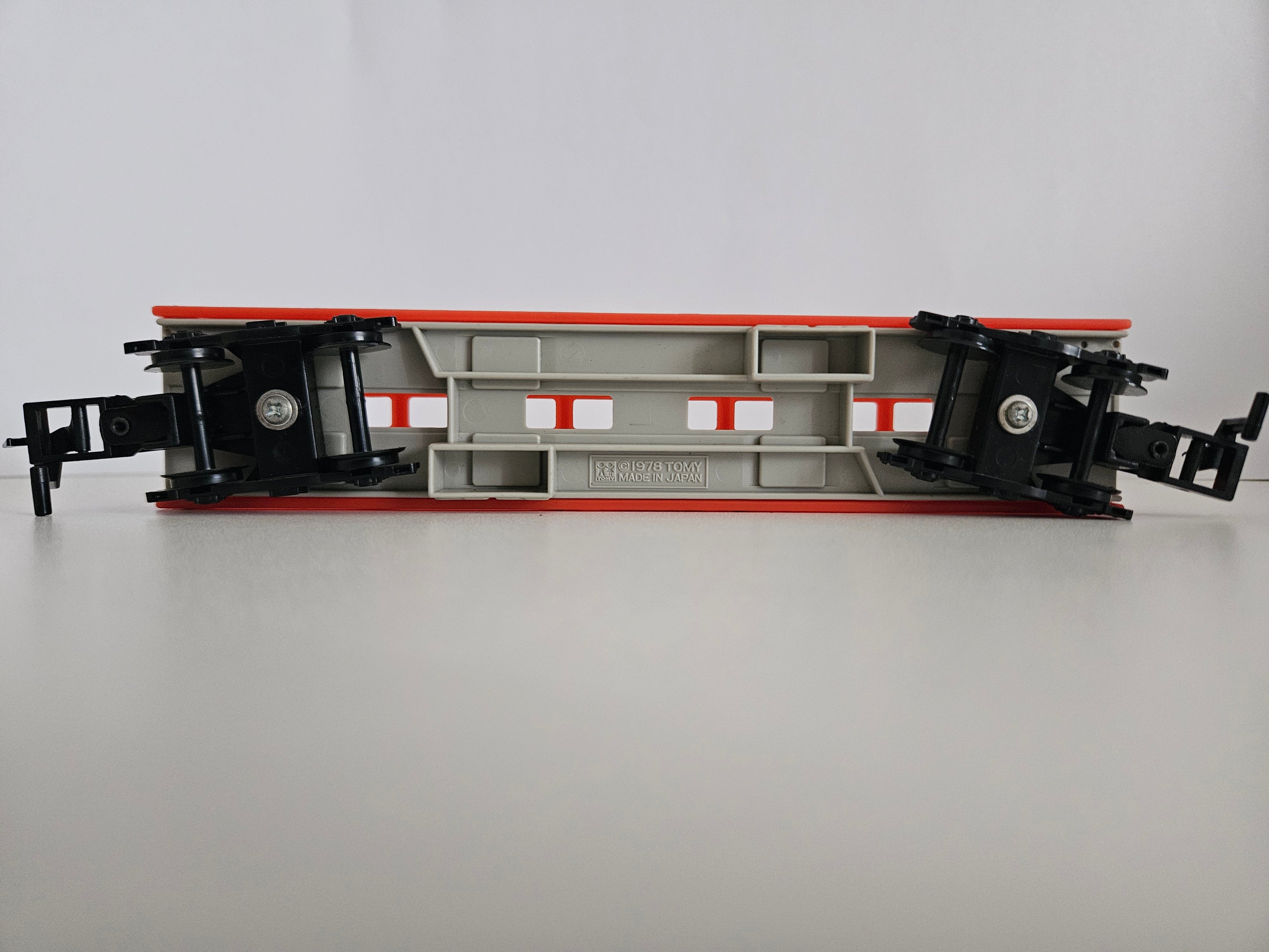 Vagão Cegonha Tomy Ferrorama