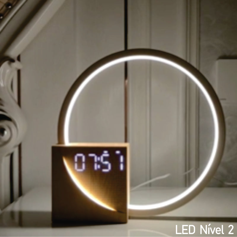 Luminária em LED: 3 níveis de luminosidade + despertador +USB